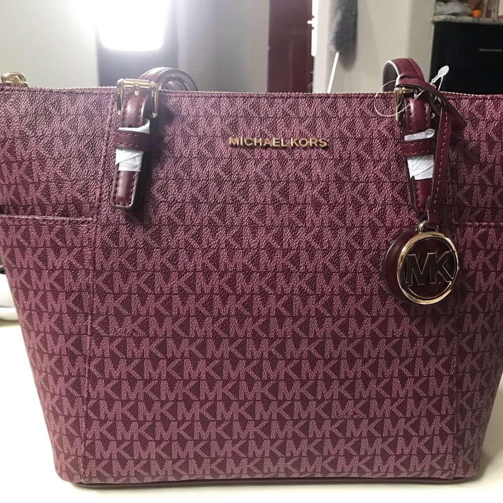 Michael Kors tote in burgundy